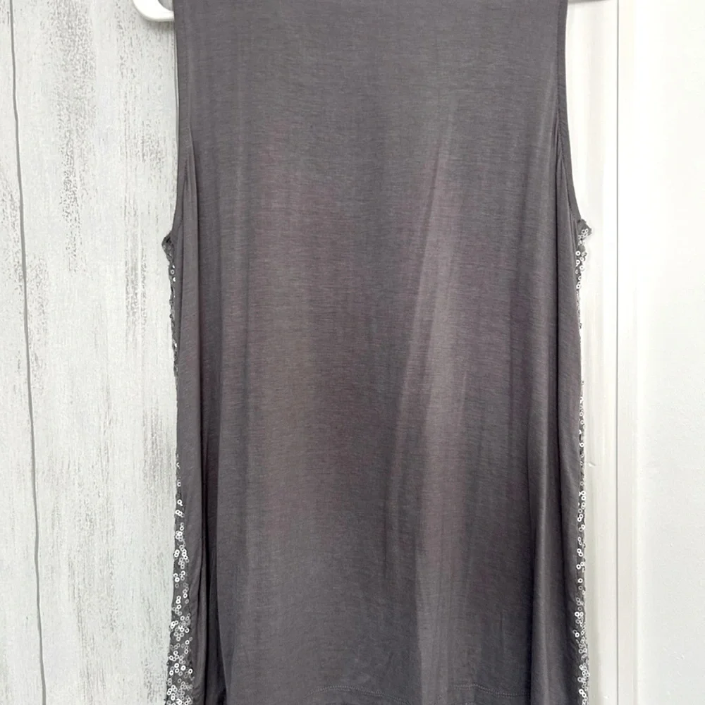 NWT Pleione Nordstrom Rack Grey and Silver Sequin Tank Top - Picture 3 of 5